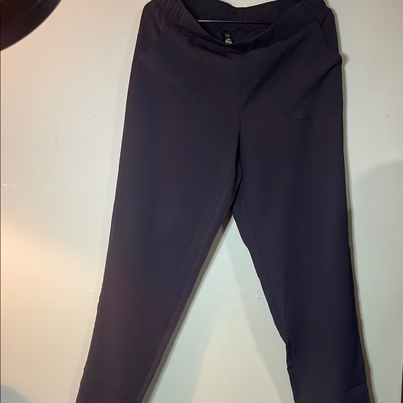 Stylish Black Jogger Pants - Picture 1 of 4